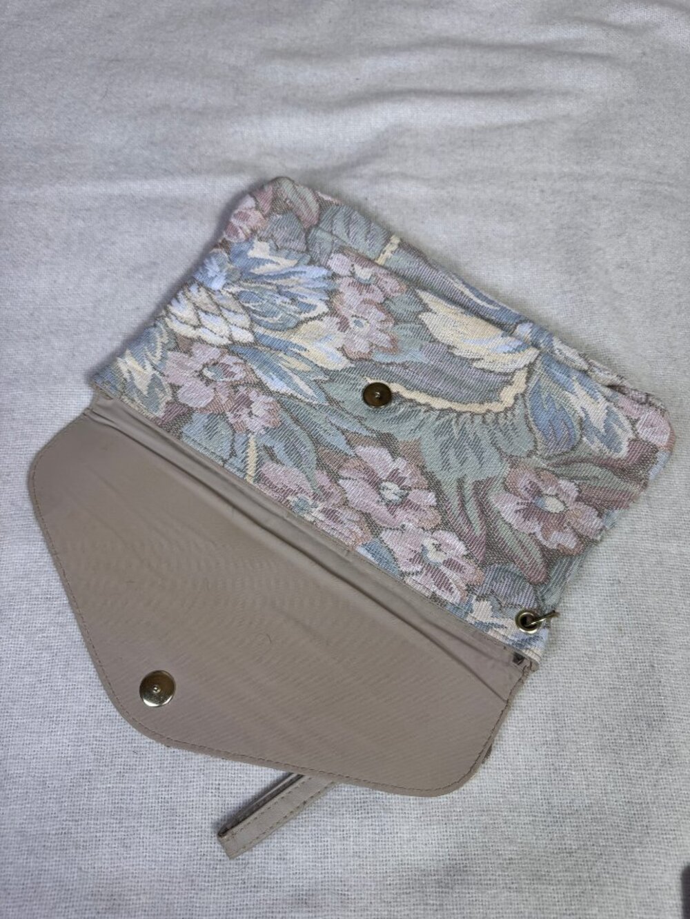 Vintage 80s Floral Tapestry Clutch Wristlet - Coquette Cottagecore Grandmacore - Picture 2 of 13